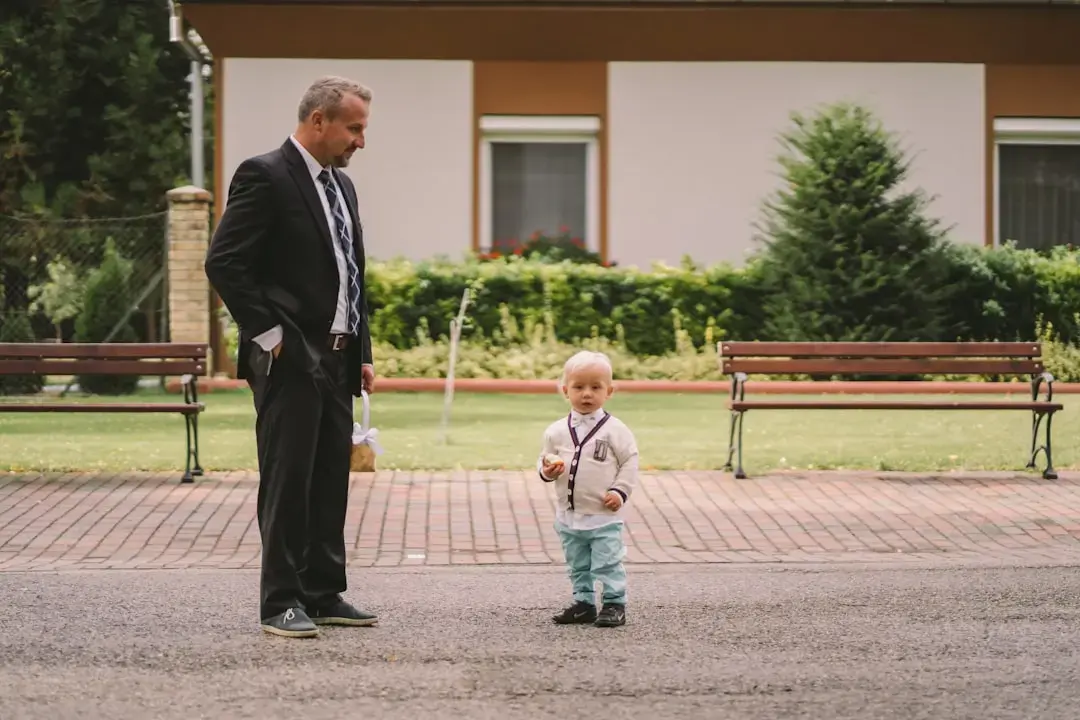 Amintiri din copilărie: cum era să crești într-un bloc din București?