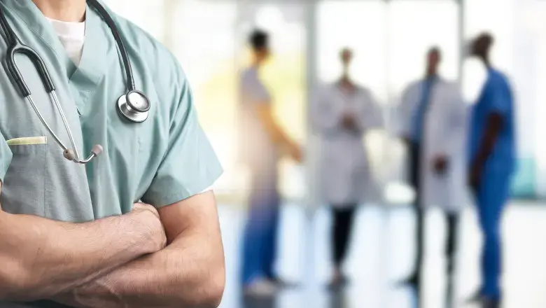 Cât vor câștiga medicii în 2027, după noua lege a salarizării