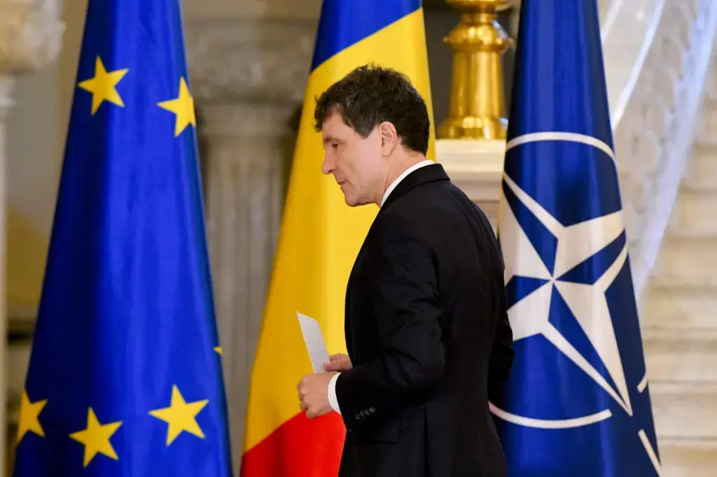 Nicușor Dan: România trebuie să se implice activ în apărare pentru a fi protejată de parteneri
