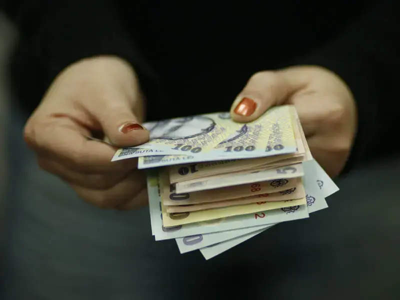 Salariile la vedere: Ce schimbă noua lege a transparenței