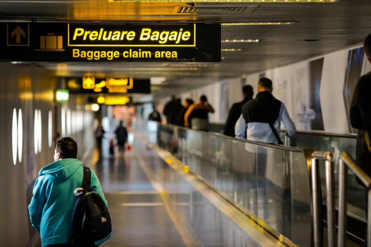Aeroporturile București cumpără un remorcher electric de 470.000 de euro