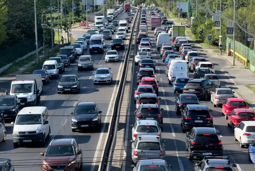 Naveta devine o povară: 18 ore pierdute lunar în trafic, cu vârfuri de 24 de ore în București