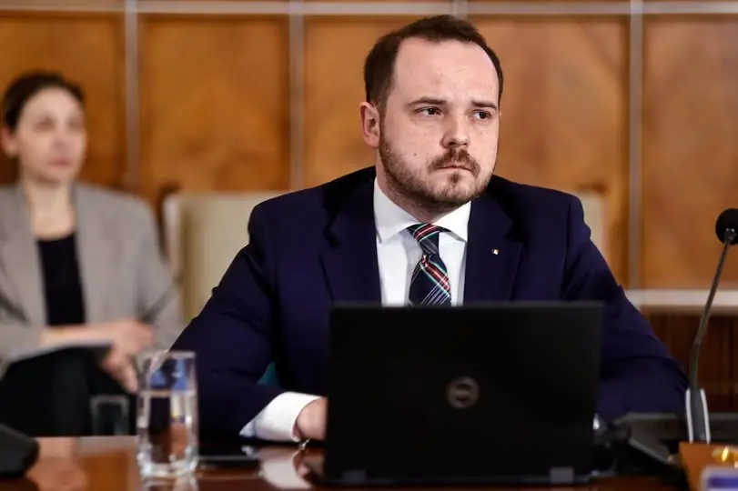 Mureșan pierde timpul și ține România în instabilitate
