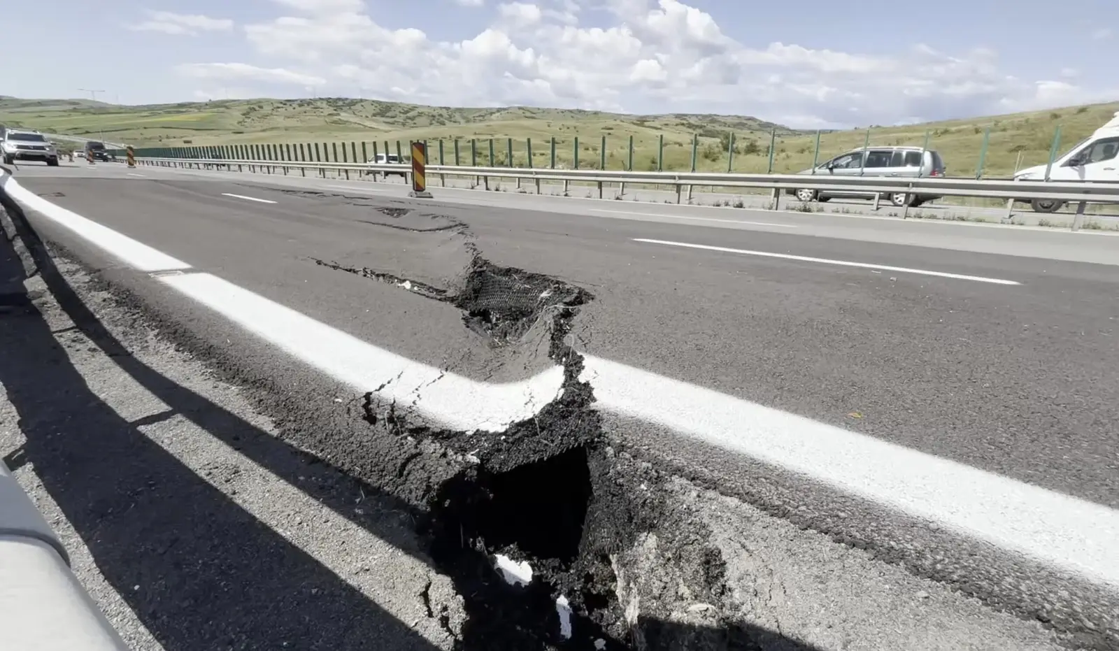 A10: De ce CNAIR a deviat traficul pe DN1 în loc să lase o bandă liberă