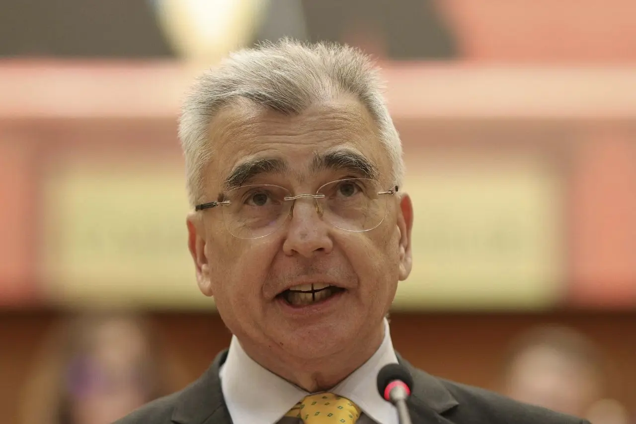 AUR spulberă noul Guvern! De ce refuză să voteze echipa lui Luca Niculescu?