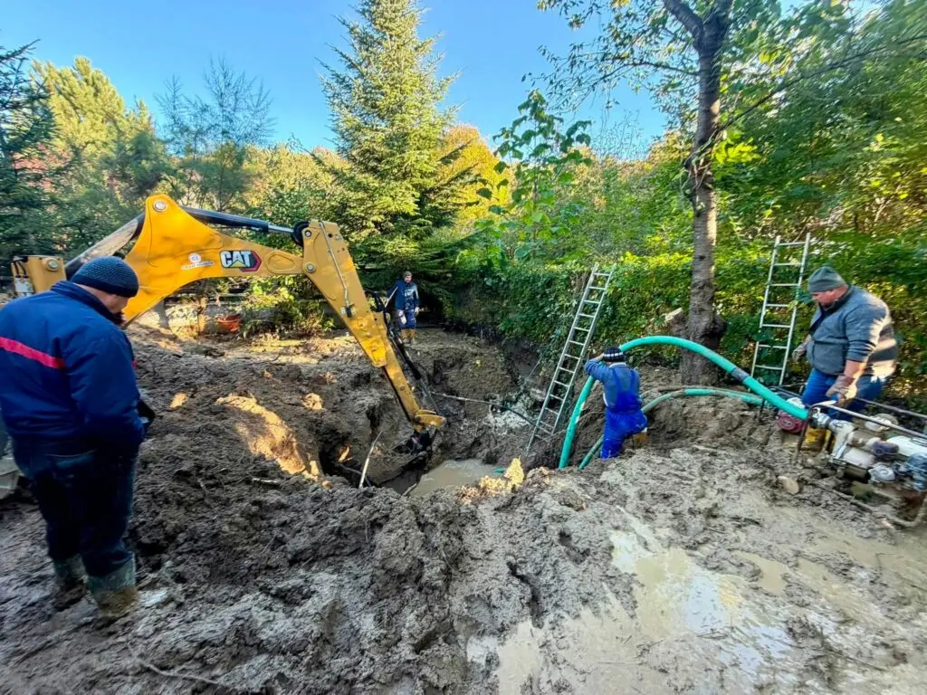 Bacăul a rămas fără apă din cauza unei avarii majore pe conducta Valea Uzului