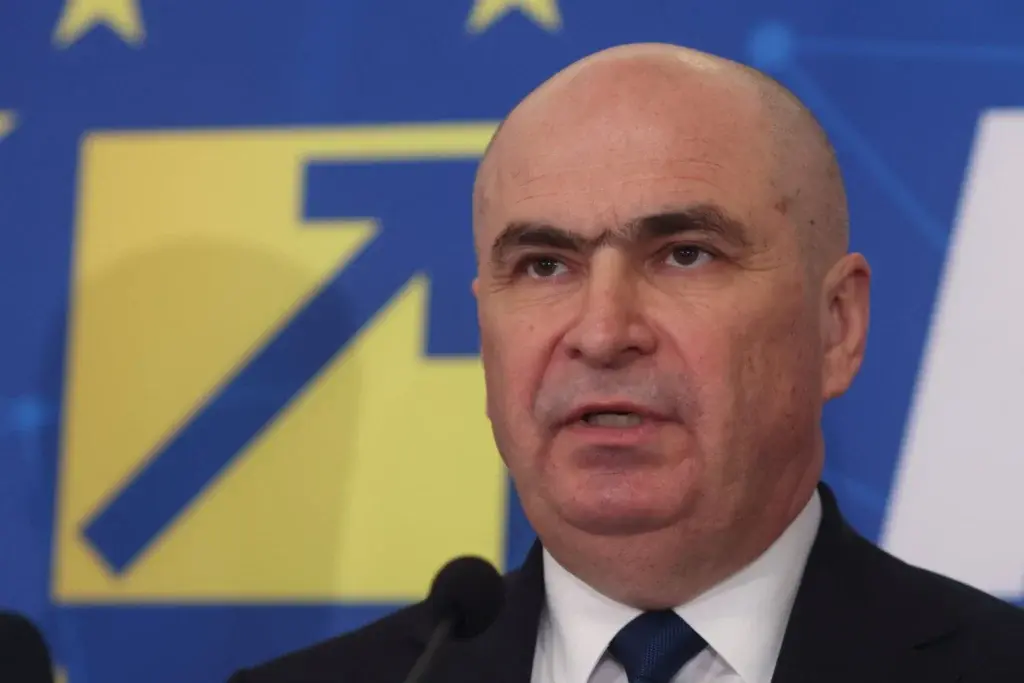 Bolojan confirmă că rămâne președinte al PNL, negând schimbarea la șefia partidului