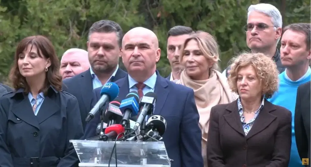 Bolojan și Niculescu semnează acordul de susținere politică