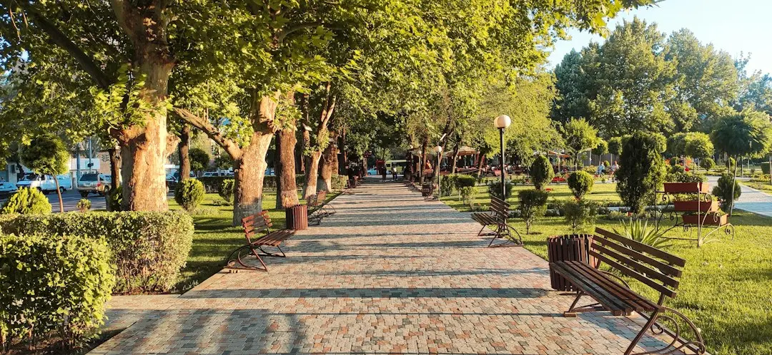Bucureștiul va avea un parc în rețea de dimensiunea Cișmigiului, creat în 150 de intersecții