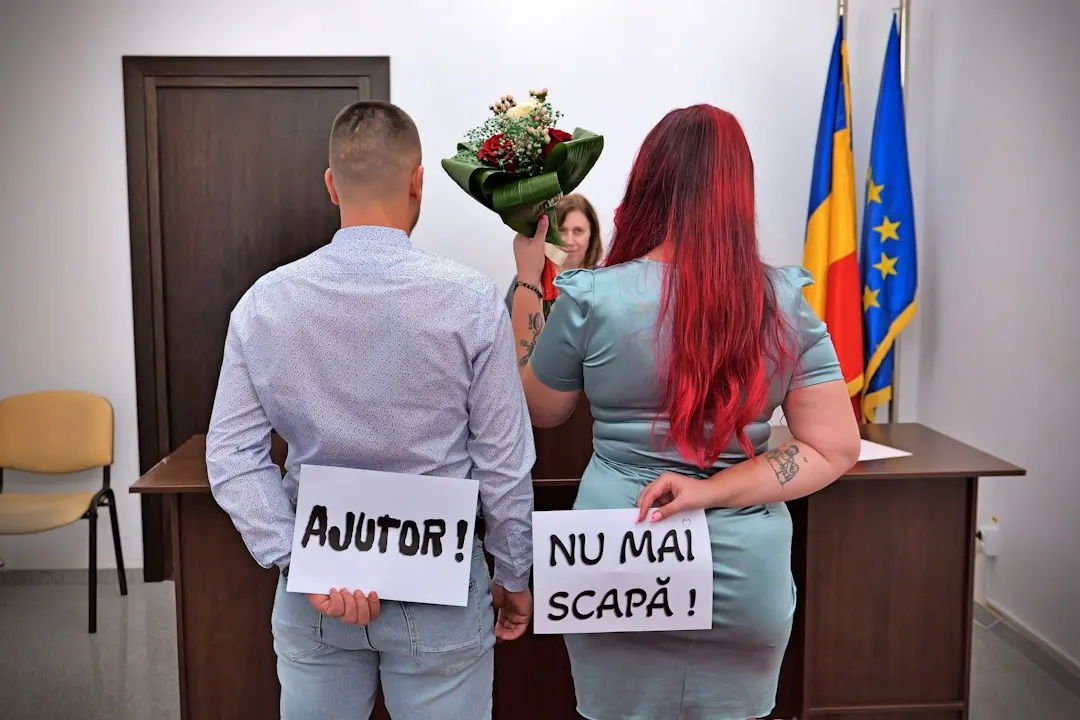 Când poate opri instanța un proces? Regulile suspendării facultative a judecății