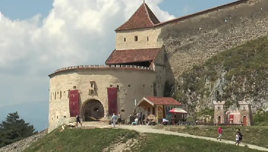 Cetatea Râșnov, închisă 11 ani: redeschiderea posibilă în 2029