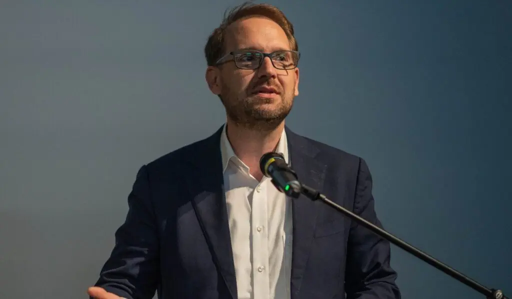 Dominic Fritz avertizează că Luca Niculescu ar putea fi pus în geam pentru a crea un guvern tehnocrat