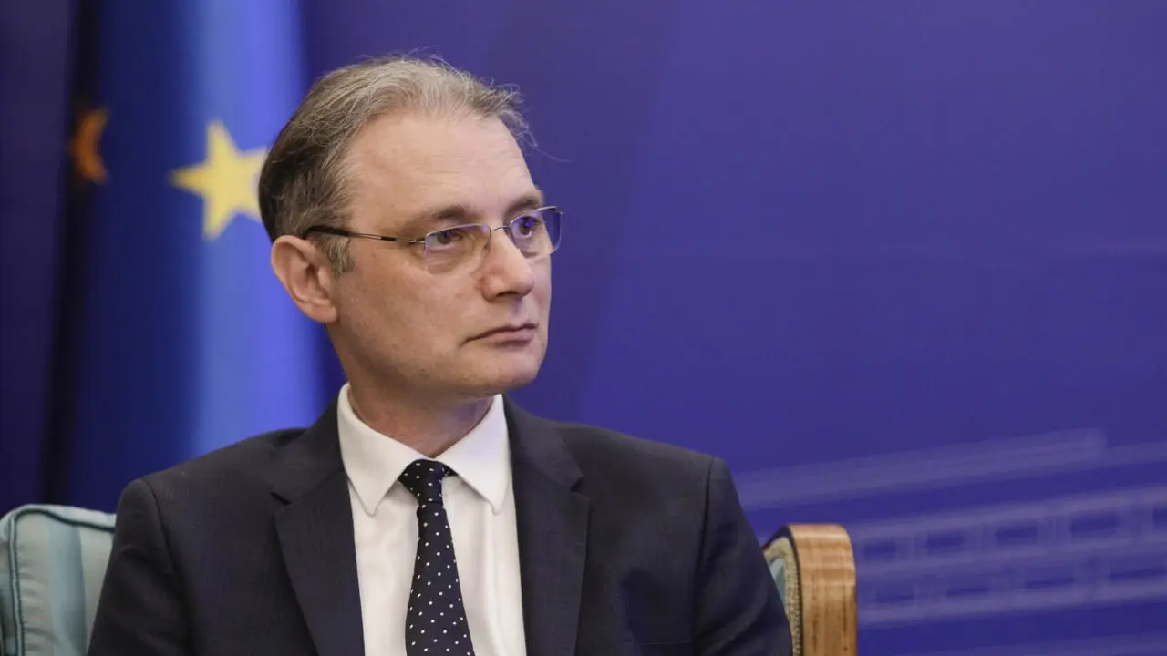 Guvernul Luca Niculescu va fi votat marți, 20 octombrie, în ședință comună a Parlamentului