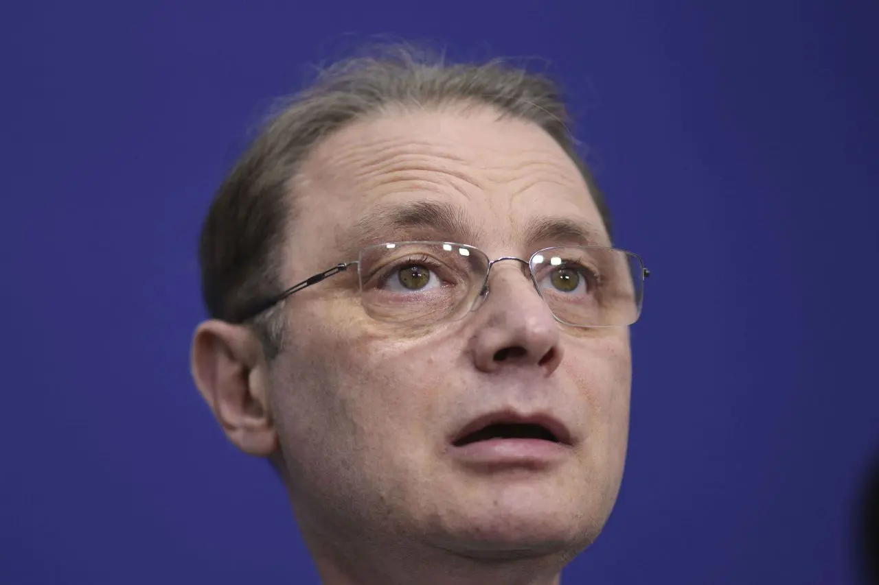 Guvernul Niculescu: data votului în Parlament a fost stabilită pentru investiția ministerilor