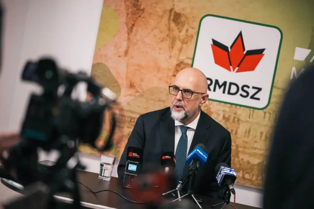 Kelemen Hunor: Luca Niculescu poate forma o majoritate stabilă fără AUR și SOS