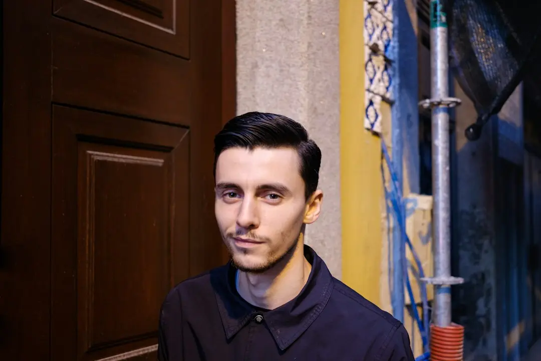 Luca Niculescu continuă consultările de luni cu partidele pentru formarea noului guvern