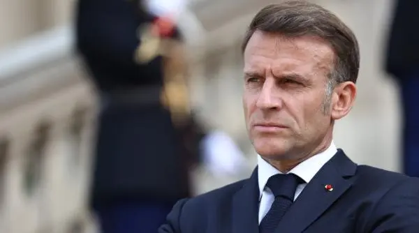 Macron cere acord bugetar până la sfârșitul anului, Meloni amenință că nu-l va semna