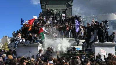 Miniștrii francezi aduc profesori suplinitori pentru a liniști liceele în proteste de zece zile
