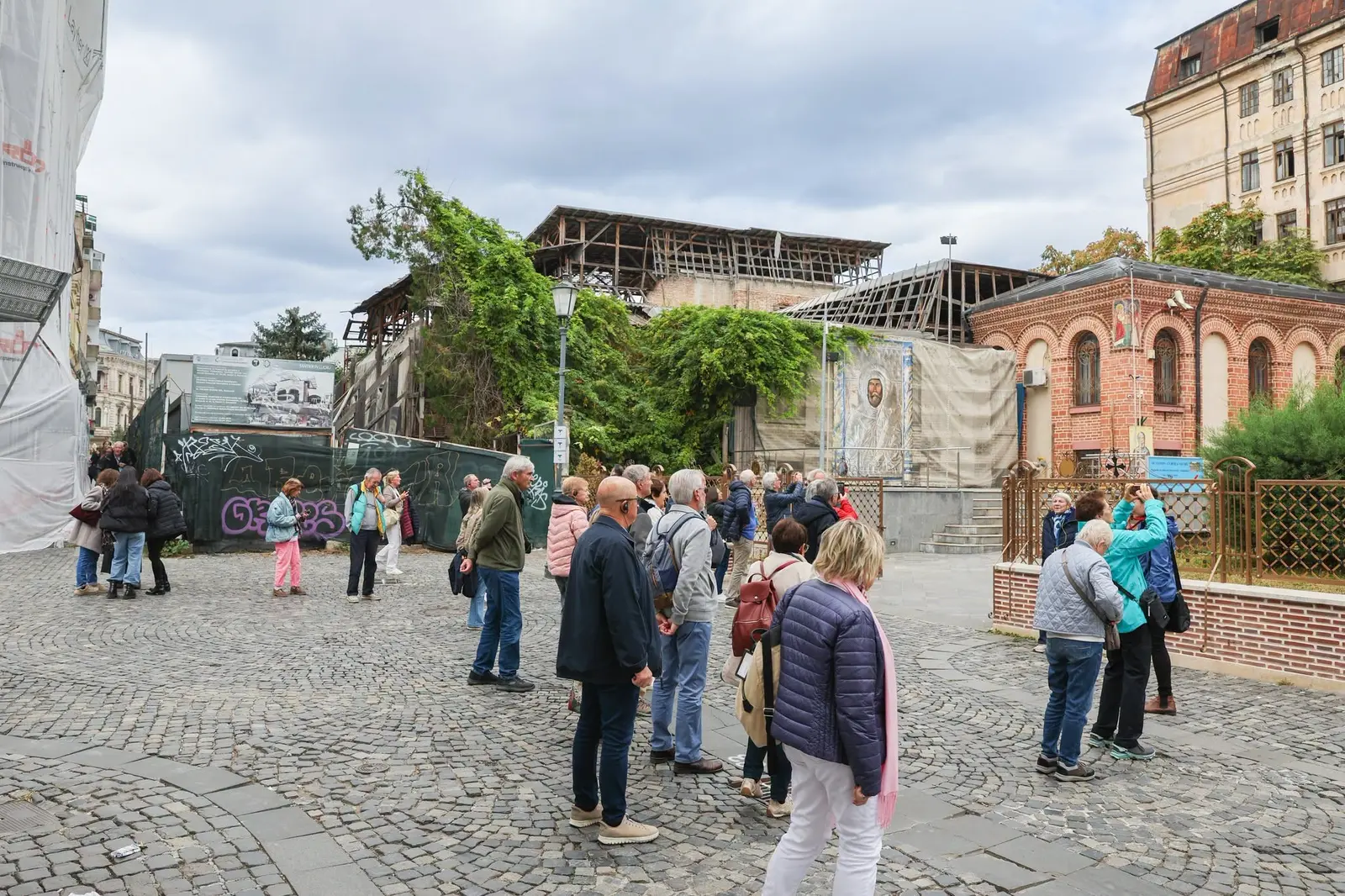 Lucrările de punere în siguranță a Palatului Voievodal Curtea Veche au început
