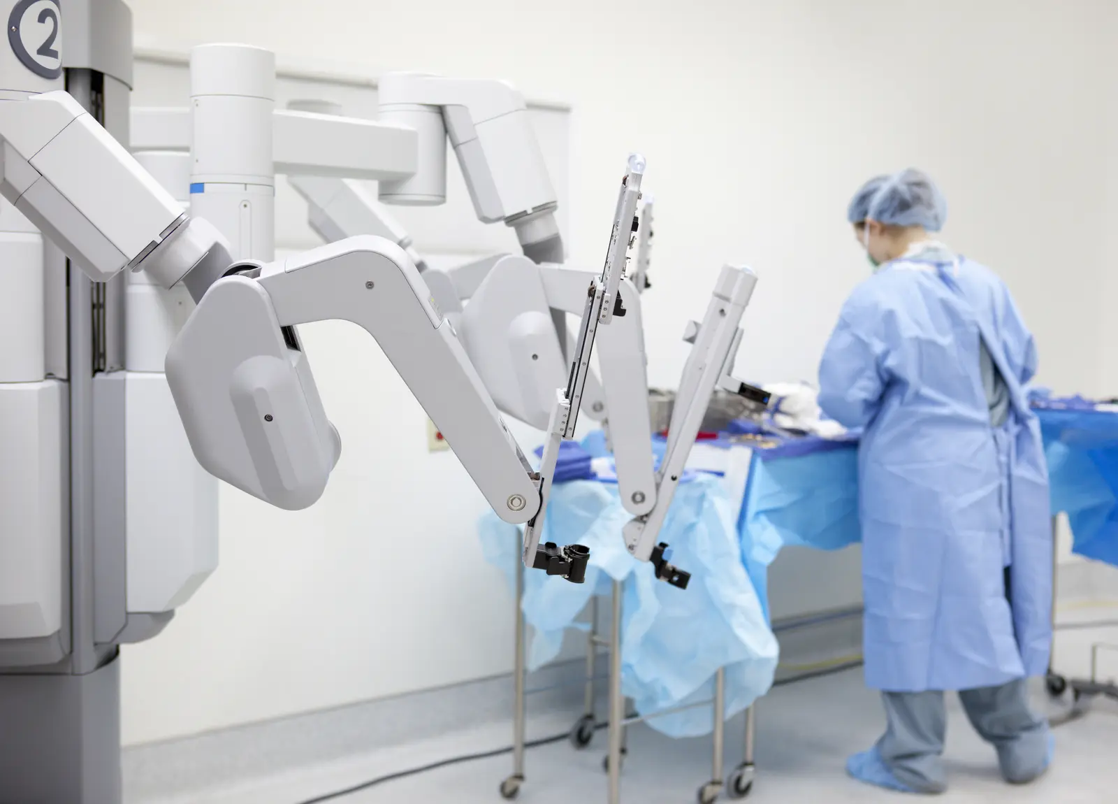 Pensionar din Gorj câștigă procesul: 110.000 lei pentru operația cu robot chirurgical