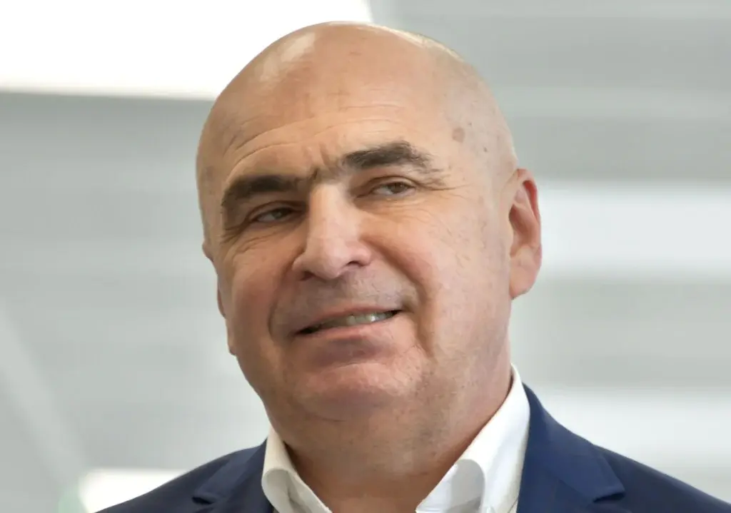 PNL votează instalarea Guvernului Niculescu, Bolojan rămâne în opoziție