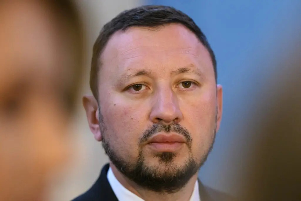 PNL votă Guvernul Niculescu, dar rămâne în opoziție față de PSD