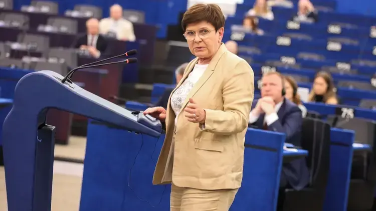 Polonia cere ședință de urgență la Bruxelles pentru criza constituțională