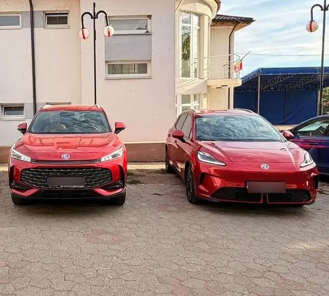 Primăria Mogoșești a cumpărat 3 mașini electrice pentru primar și familia sa