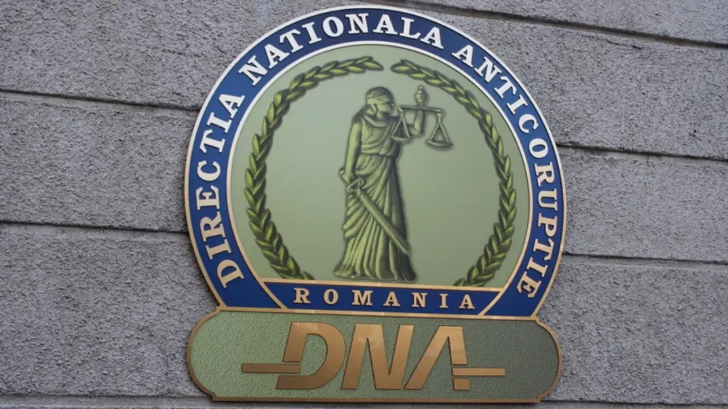 Primarul Slănicului Moldova, reținut pentru o mită de 21.000 de euro