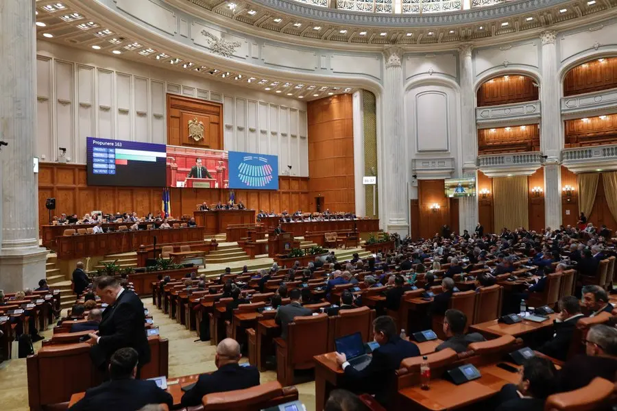 PSD vrea să guverneze alături de Siegfried Mureșan, atacând programul său în fața Parlamentului