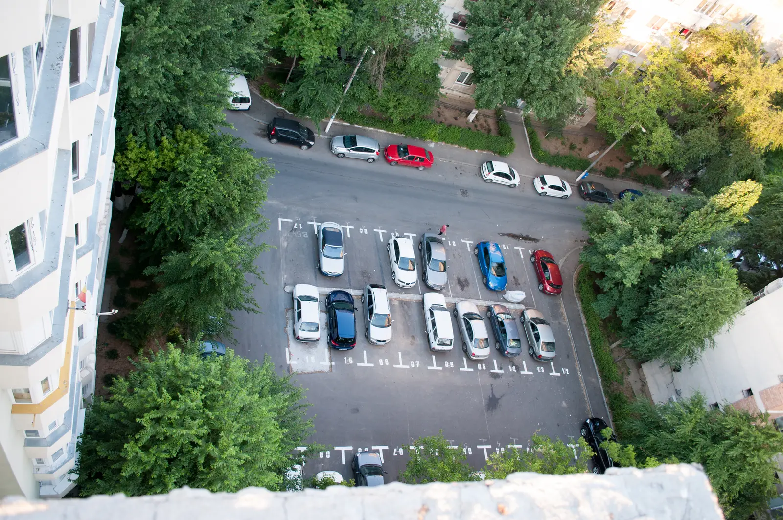 Sectorul 2 promite 2000 de locuri noi de parcare, dar bucureștenii rămân sceptici