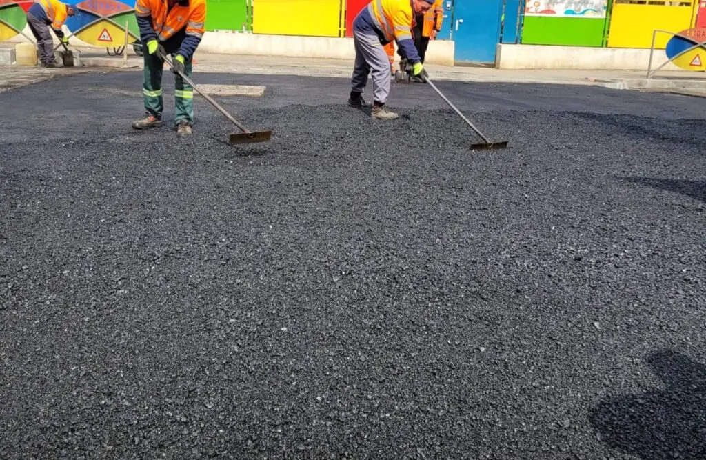 Sectorul 5 a terminat reparațiile de pe străzile Platanului și Sirenelor