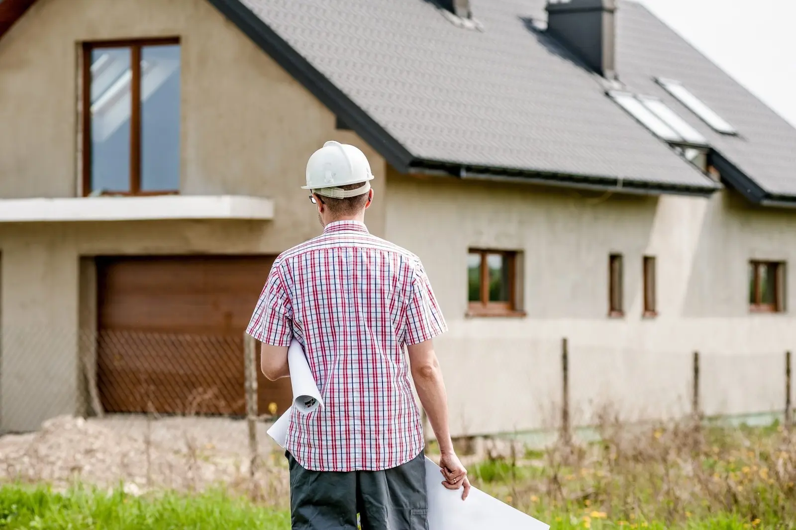 Spania oferă mii de locuri în construcții cu salarii de până la 30.000 euro pe an