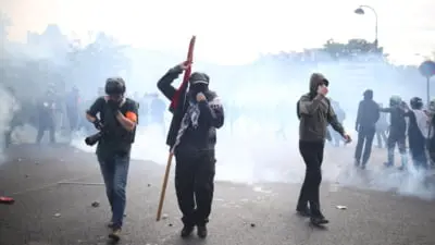 Tinerii din Franța pregătesc noi proteste după vacanța de toamnă