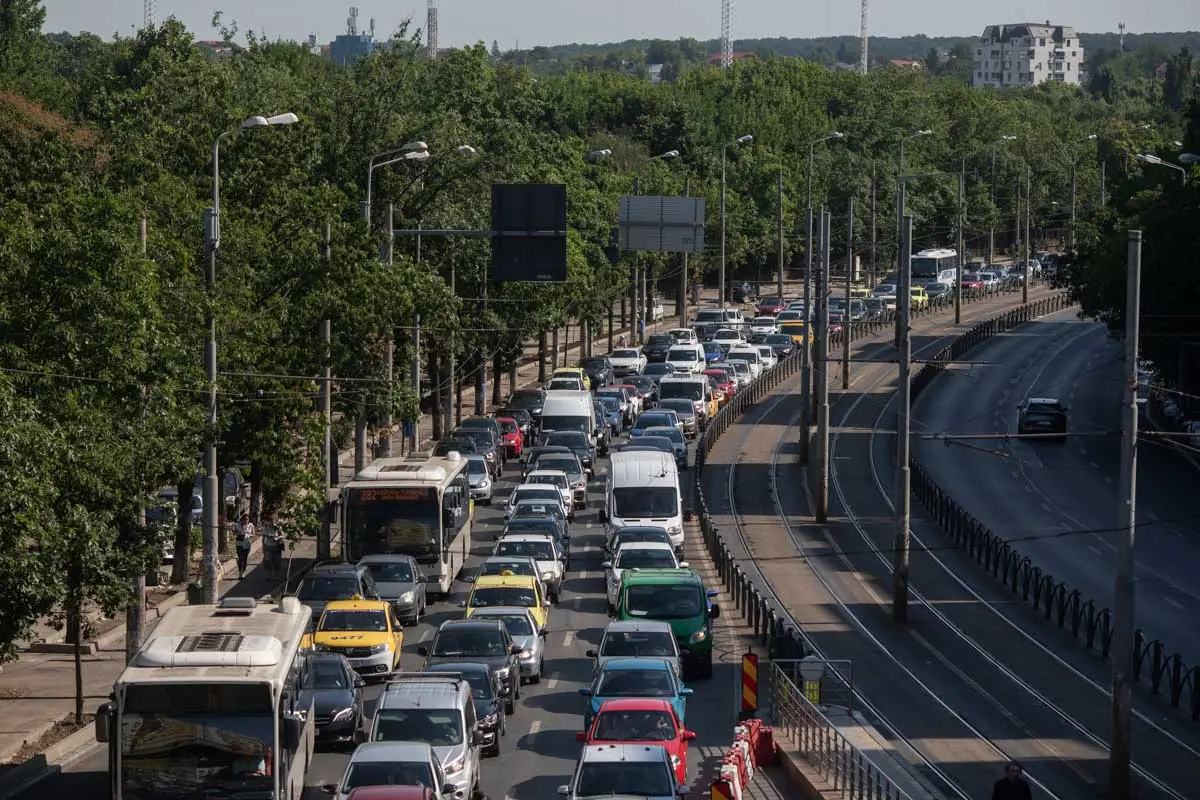 Traficul greu interzis în tot Bucureștiul: amenzi de 10.000 de lei